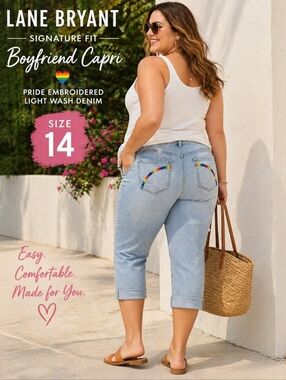 Lane Bryant Lightwash Flex Waistband  Boyfriend Capri Jeans Rainbow Pocket Trim